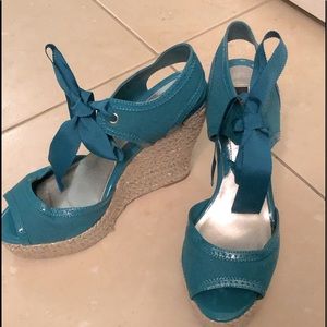 Teal wedges with metallic rope detail